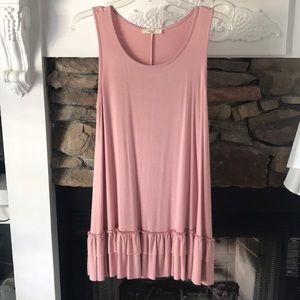 Earl women’s sleeveless top.